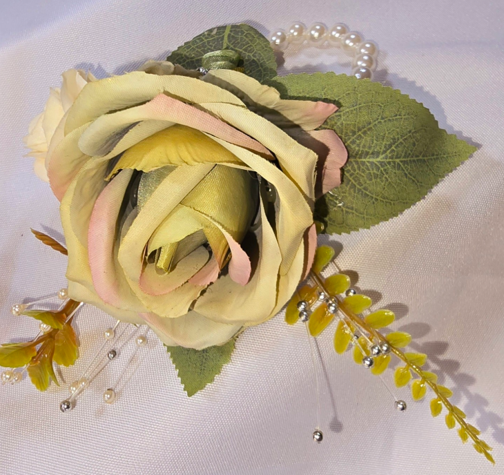 DIY Wedding Corsage Kit